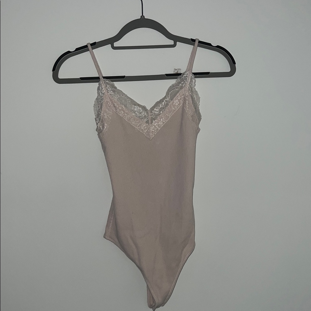 Abercrombie & Fitch Lace Trim Camisole in Light Pink